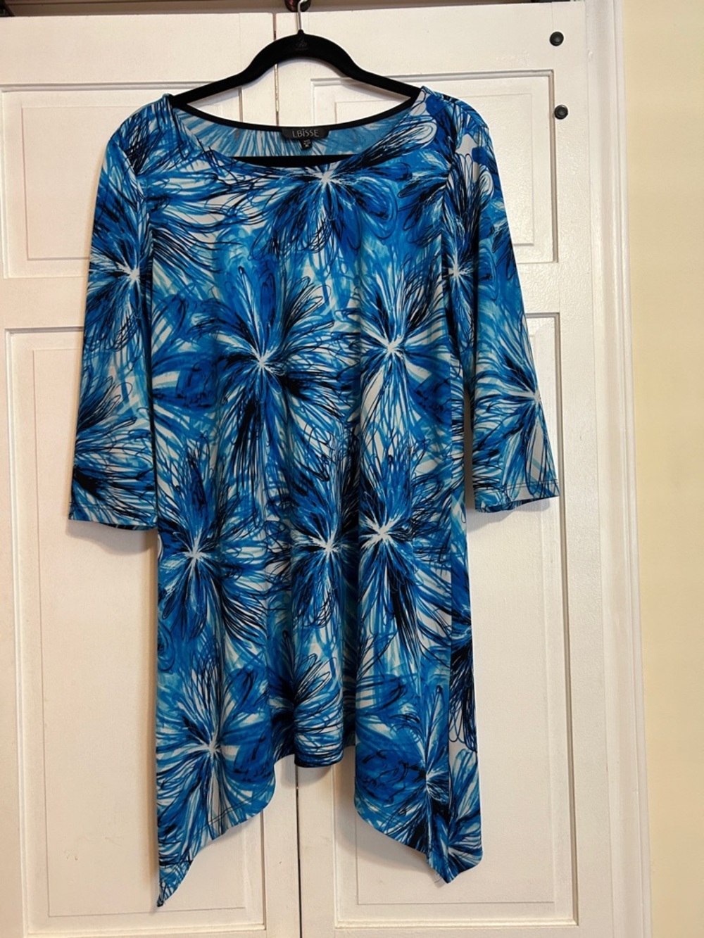 Lbisse Blue Floral Handkerchief-Hem Tunic Top size XL
